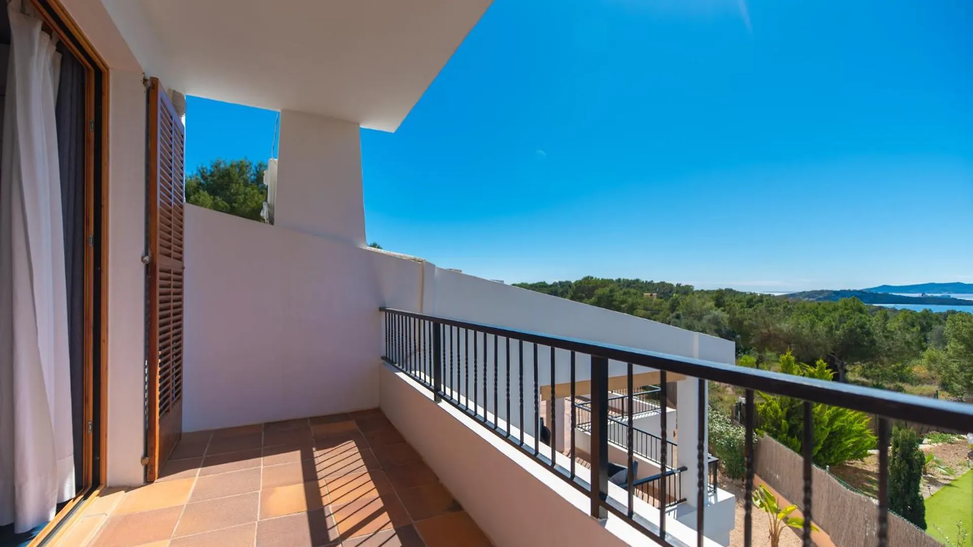 Villa Cap Martinet Talamanca  塔拉曼卡